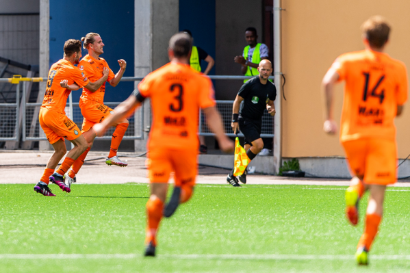 Galen vändning när AFC vann