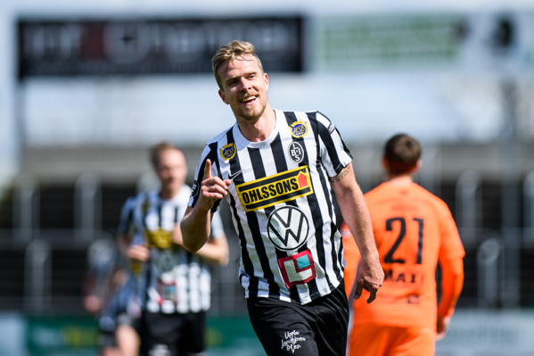 Egnells med dubbla mål när Landskrona vann