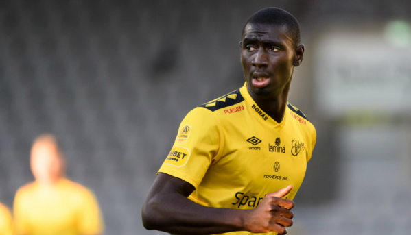 Örgryte lånar Ndione