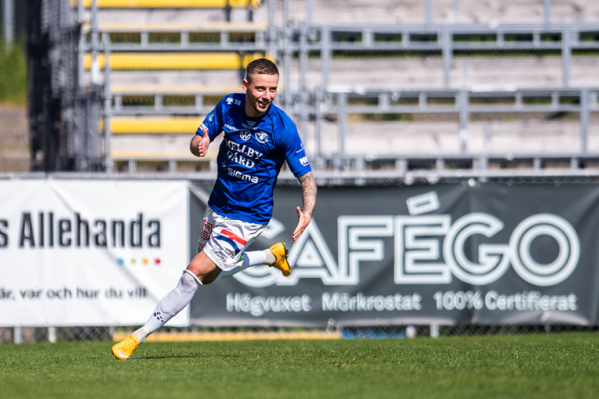 TFF höll undan och hakar på i toppen