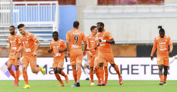 Tredje raka segern för AFC