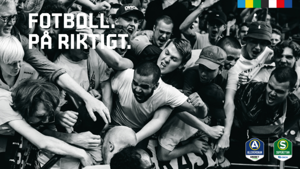 Tusentals supportrar skriver boken ”Fotboll. På riktigt.”