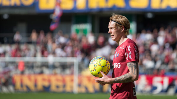 Örgryte släpper åtta spelare