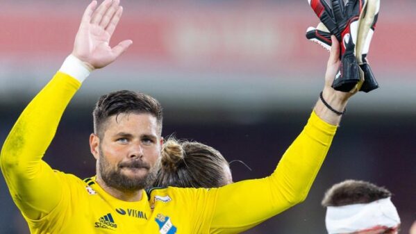 Prekovic räddade poäng till Öster på tilläggstid mot VSK